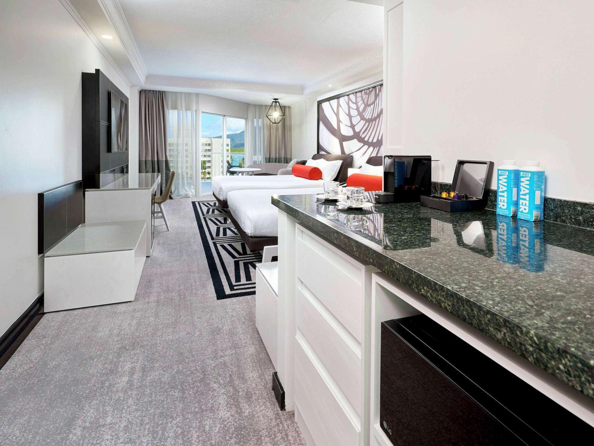 Pullman Cairns International Hotel Bagian luar foto