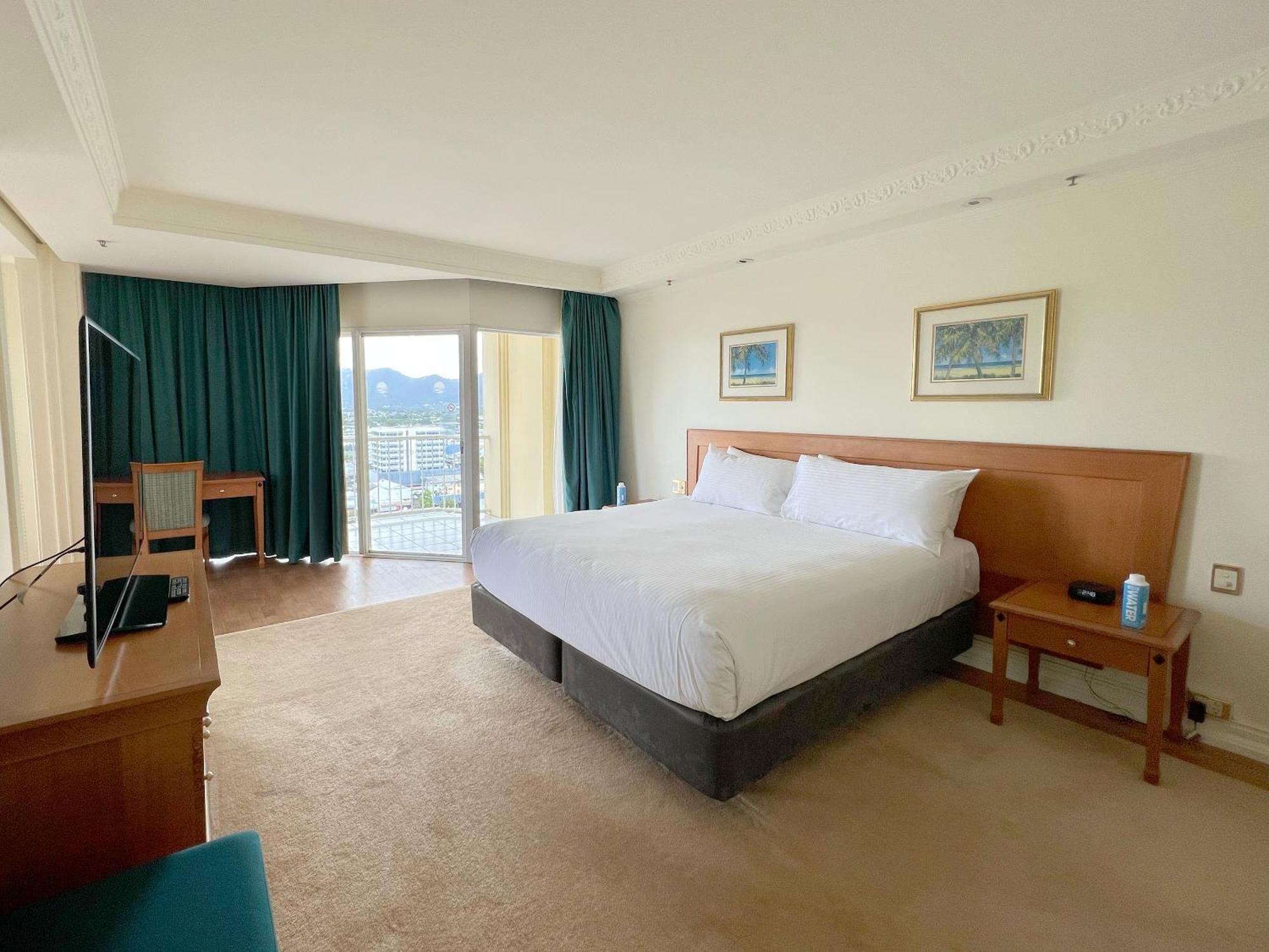 Pullman Cairns International Hotel Bagian luar foto